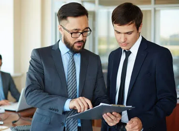 Provides expertise on legal matters and compliance. - 西瓜体育